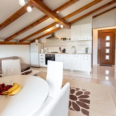 Apartment Eden In Peaceful Area Near Center Porec Exterior photo