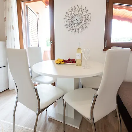 Apartment Eden In Peaceful Area Near Center Porec Exterior photo